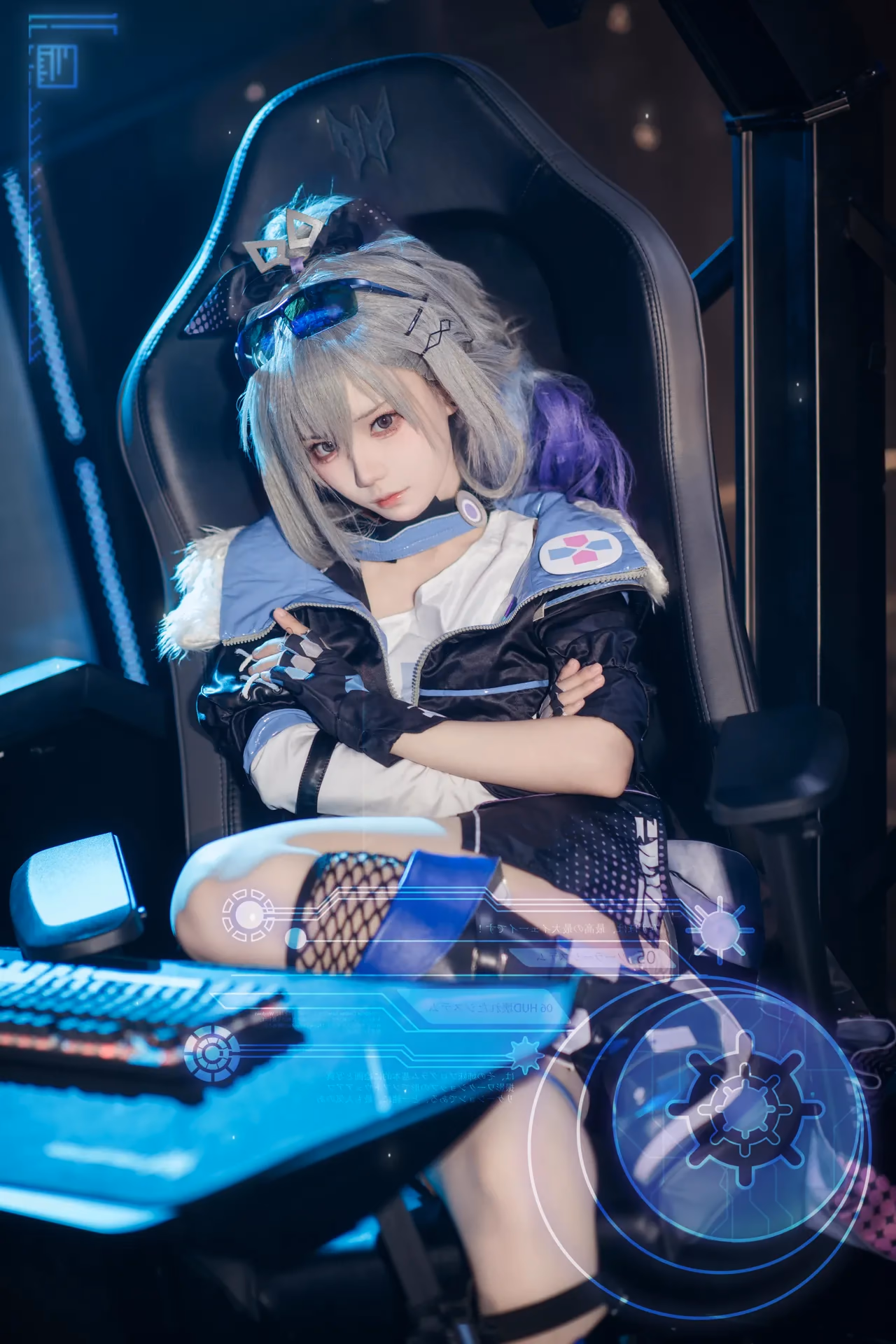 Hua Qi Hana as Silver Wolf — cosplay photo 11 of 17
