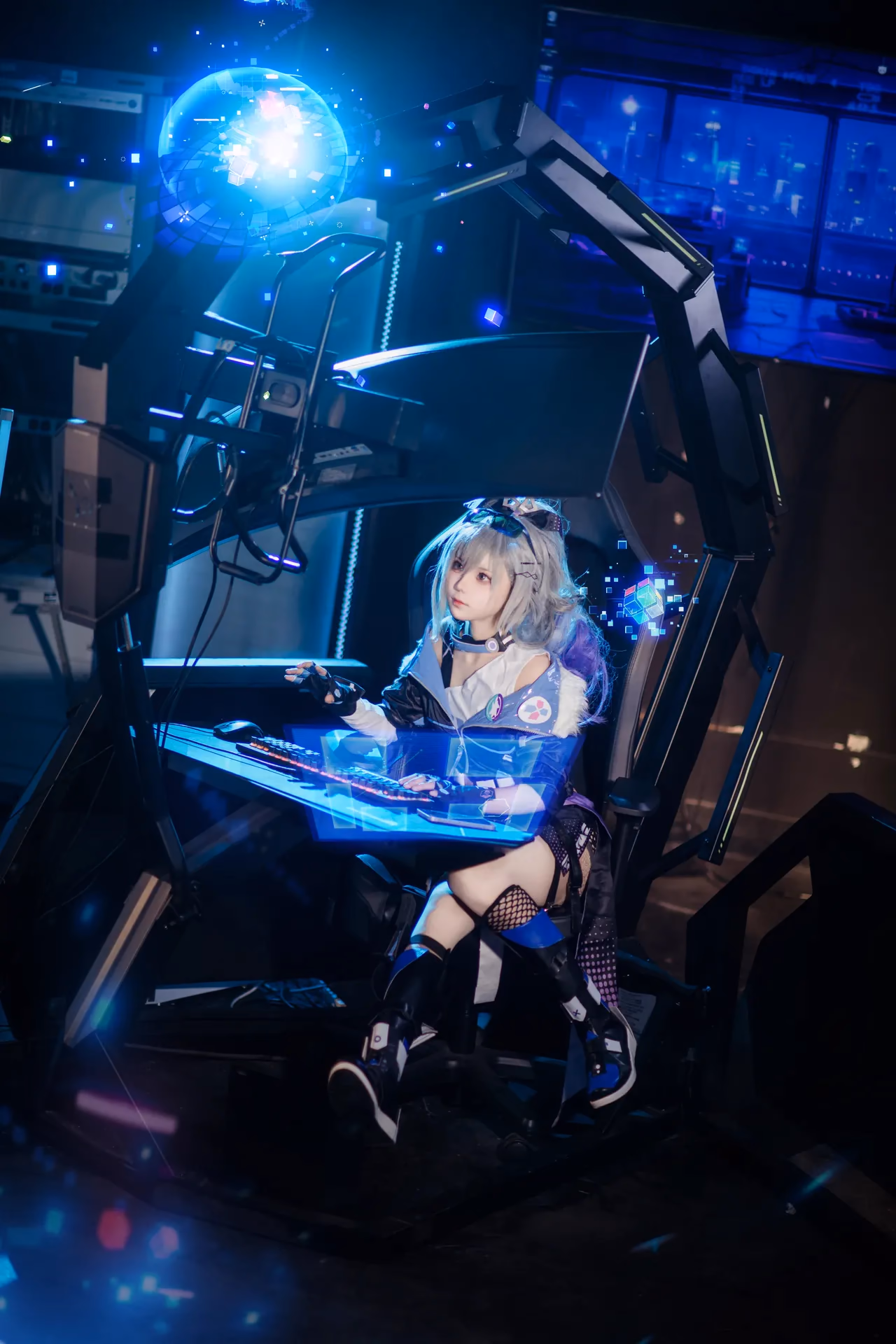 Hua Qi Hana as Silver Wolf — cosplay photo 12 of 17