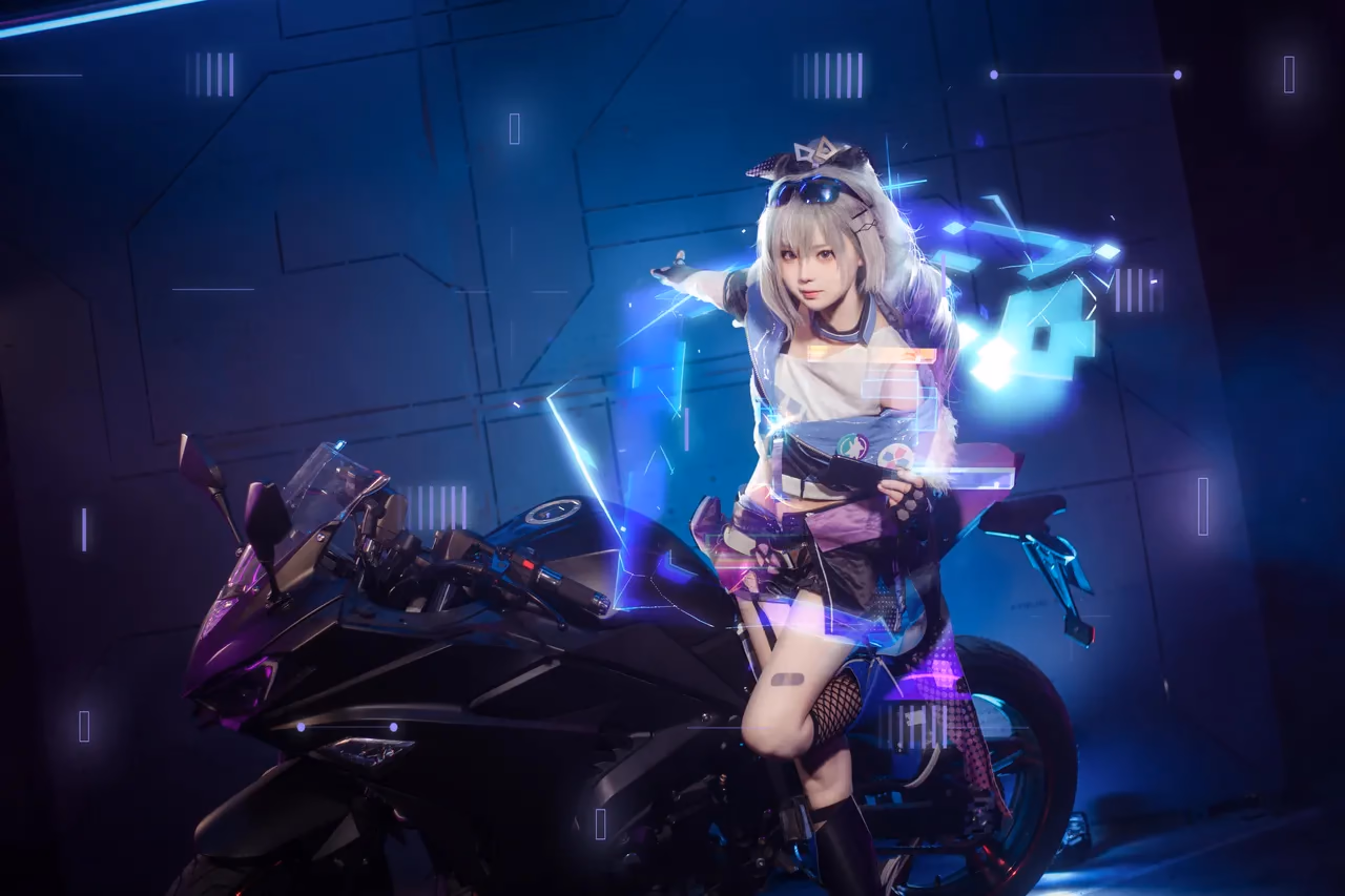 Hua Qi Hana as Silver Wolf — cosplay photo 3 of 17