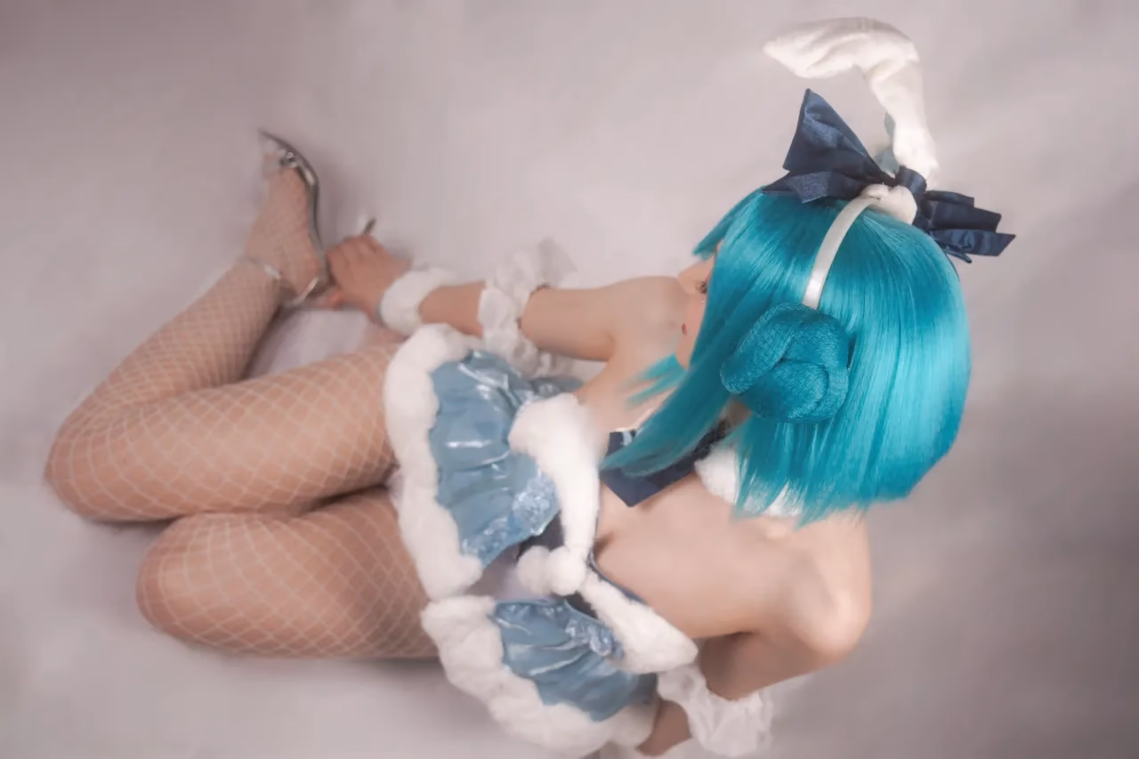 Iced.Grog as Hatsune Miku — cosplay photo 9 of 10