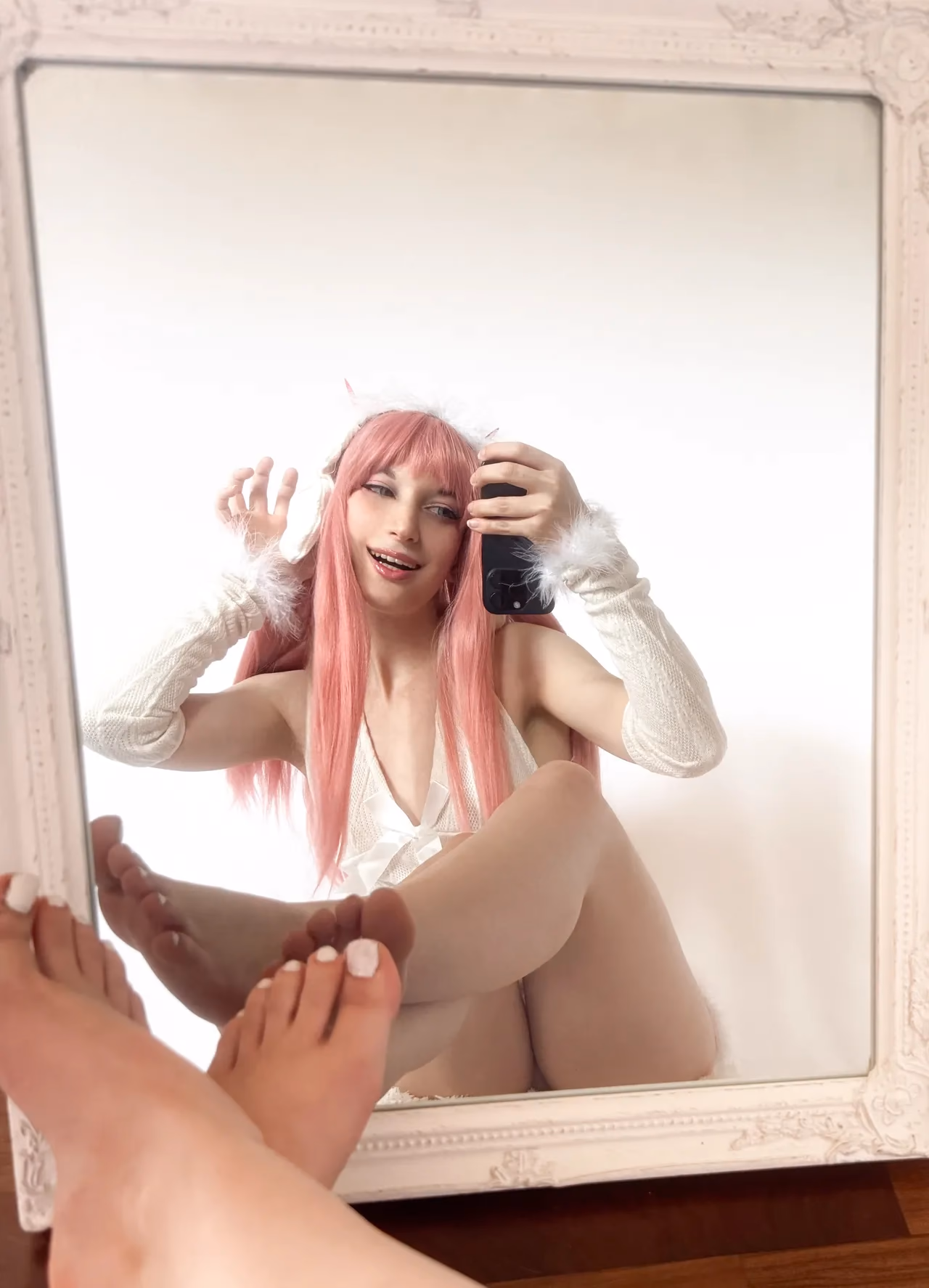 Iced.Grog as Zero Two — cosplay photo 3 of 10