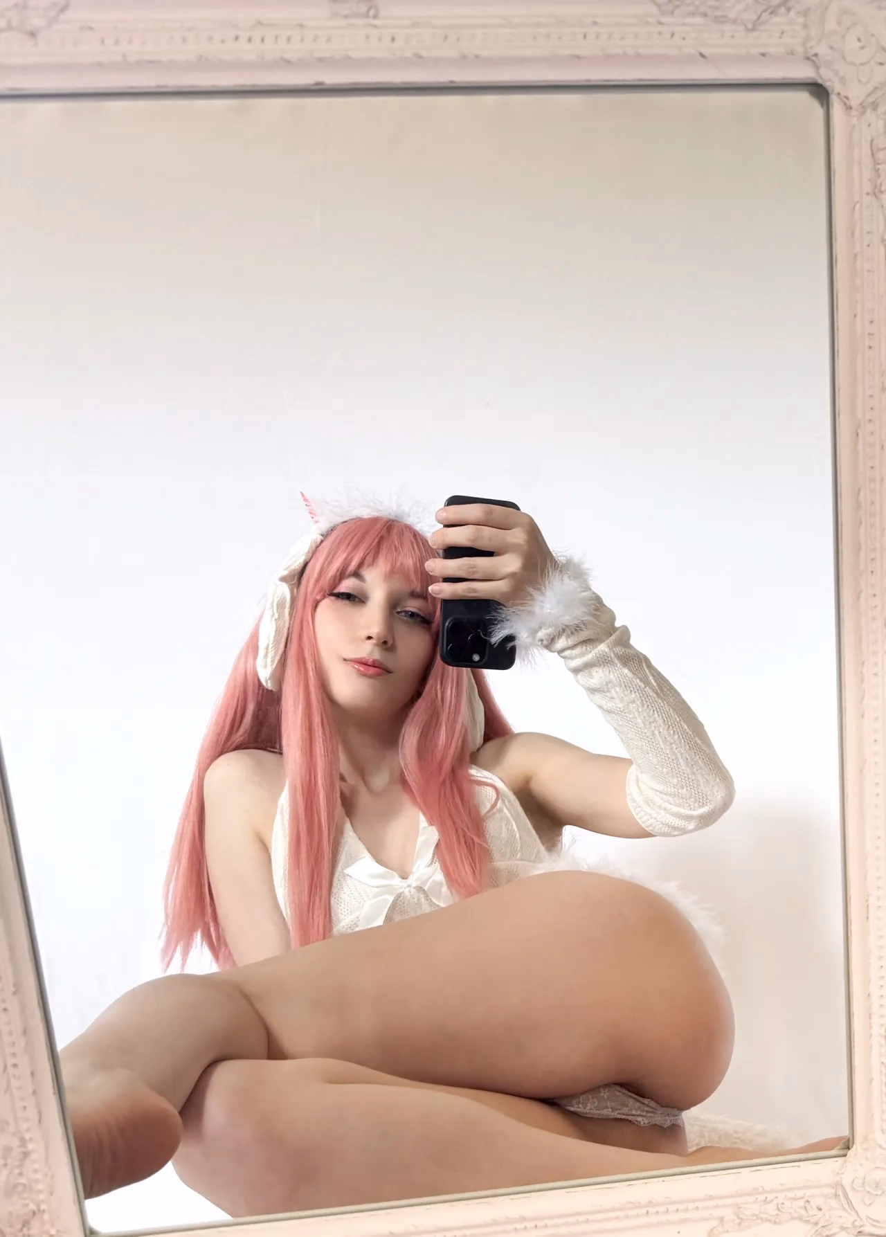 Iced.Grog as Zero Two — cosplay photo 8 of 10