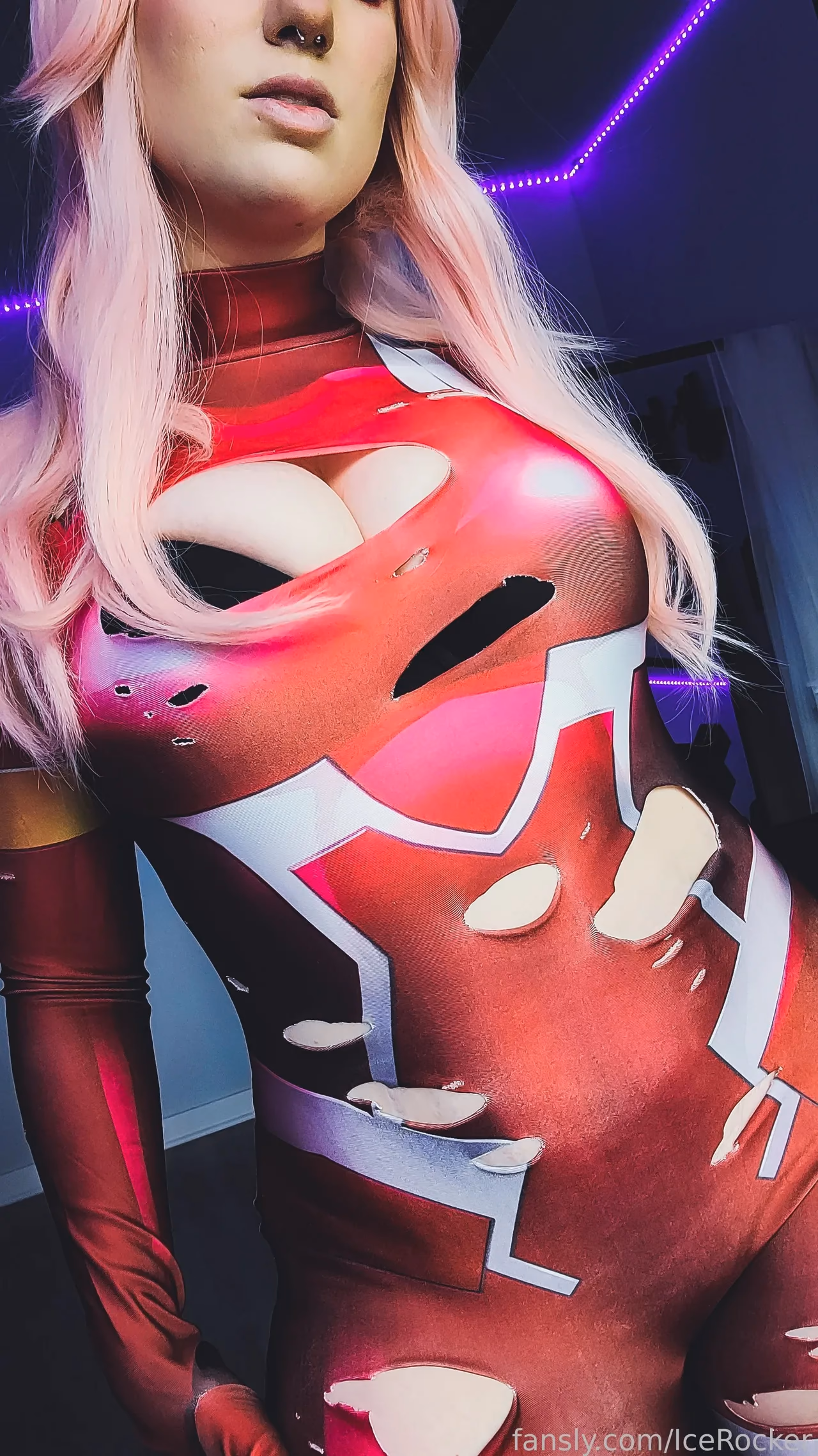 IceRocker as Zero Two — cosplay photo 12 of 27