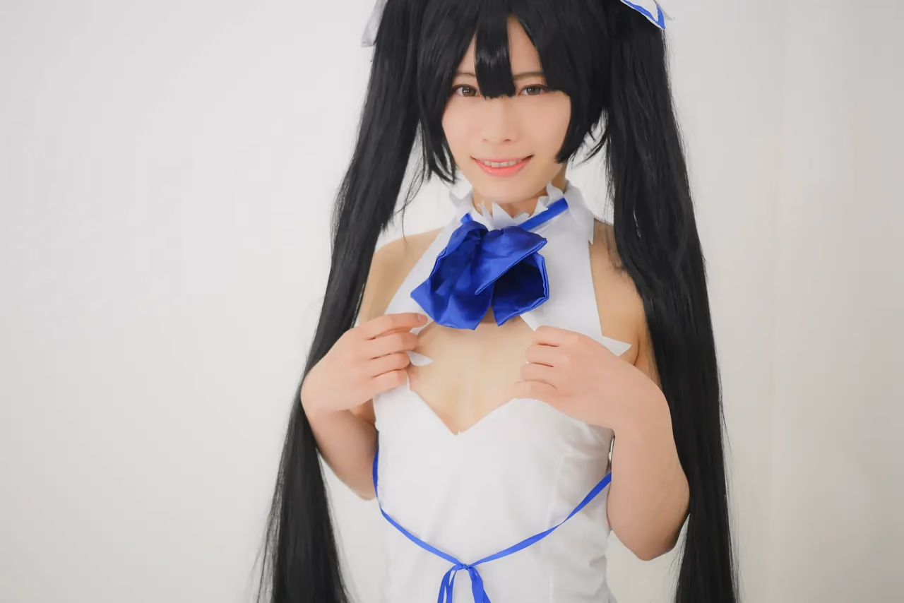 Ichiha Amatsu as Hestia — cosplay photo 100 of 107