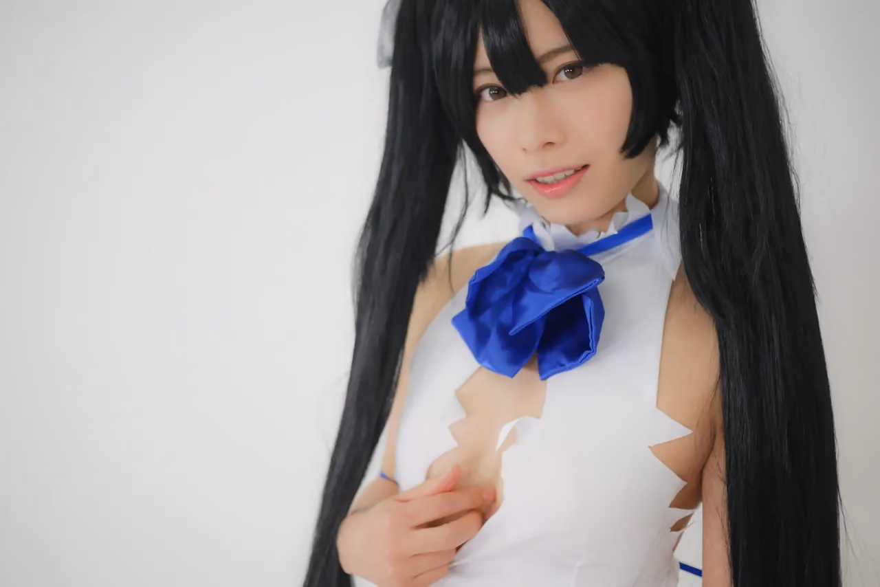Ichiha Amatsu as Hestia — cosplay photo 97 of 107