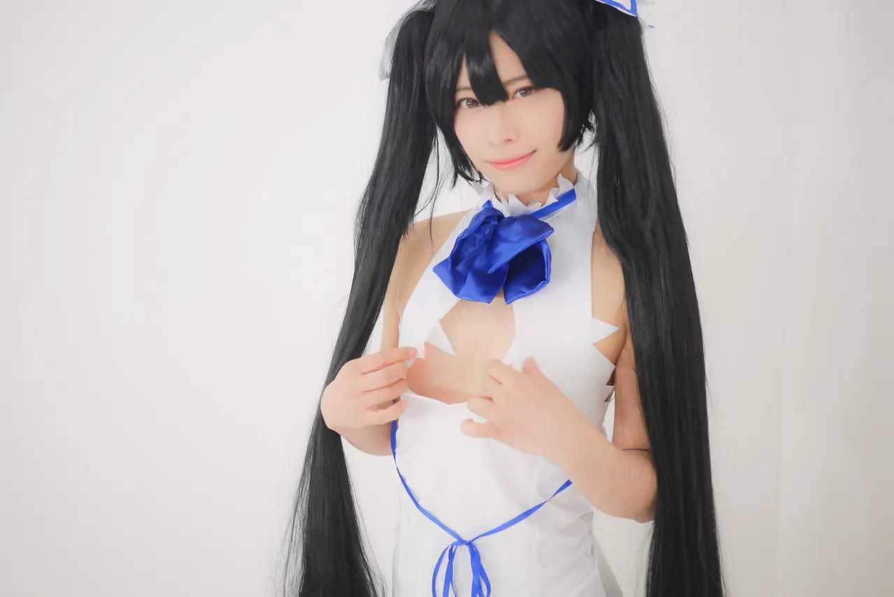 Ichiha Amatsu as Hestia — cosplay photo 99 of 107