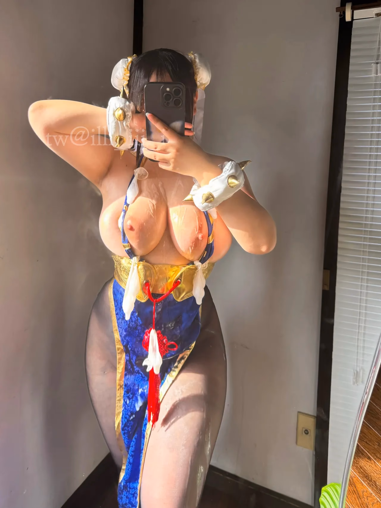 illl_iii_i as Chun-Li — cosplay photo 16 of 75