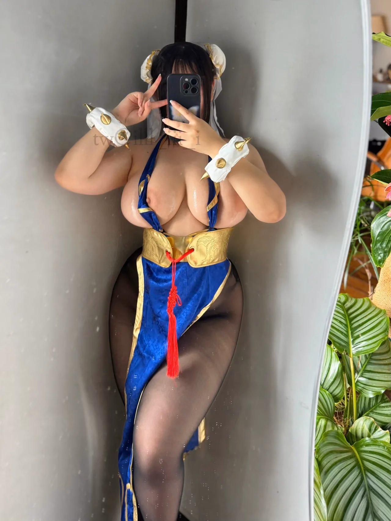 illl_iii_i as Chun-Li — cosplay photo 36 of 75