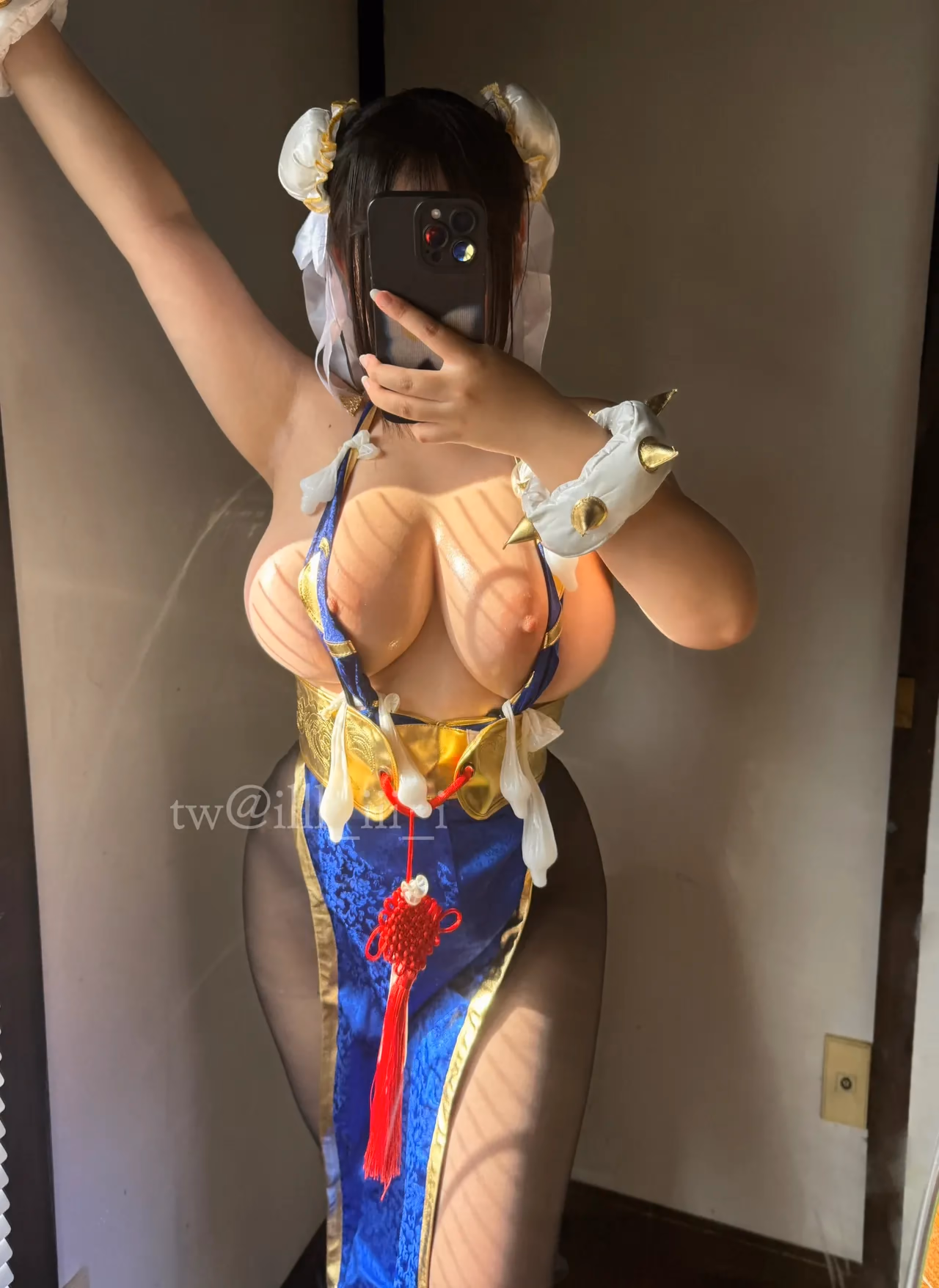 illl_iii_i as Chun-Li — cosplay photo 40 of 75