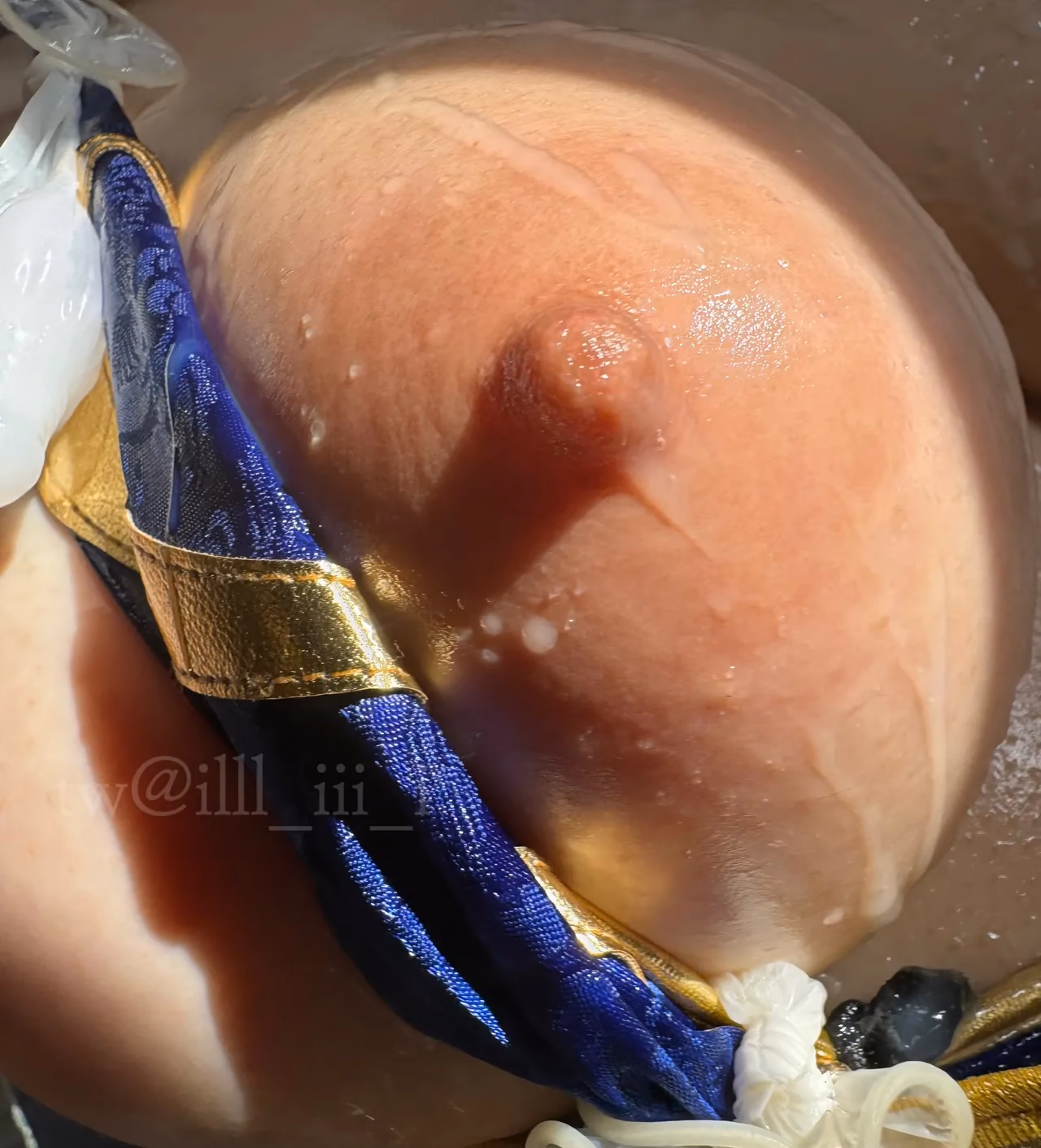 illl_iii_i as Chun-Li — cosplay photo 51 of 75