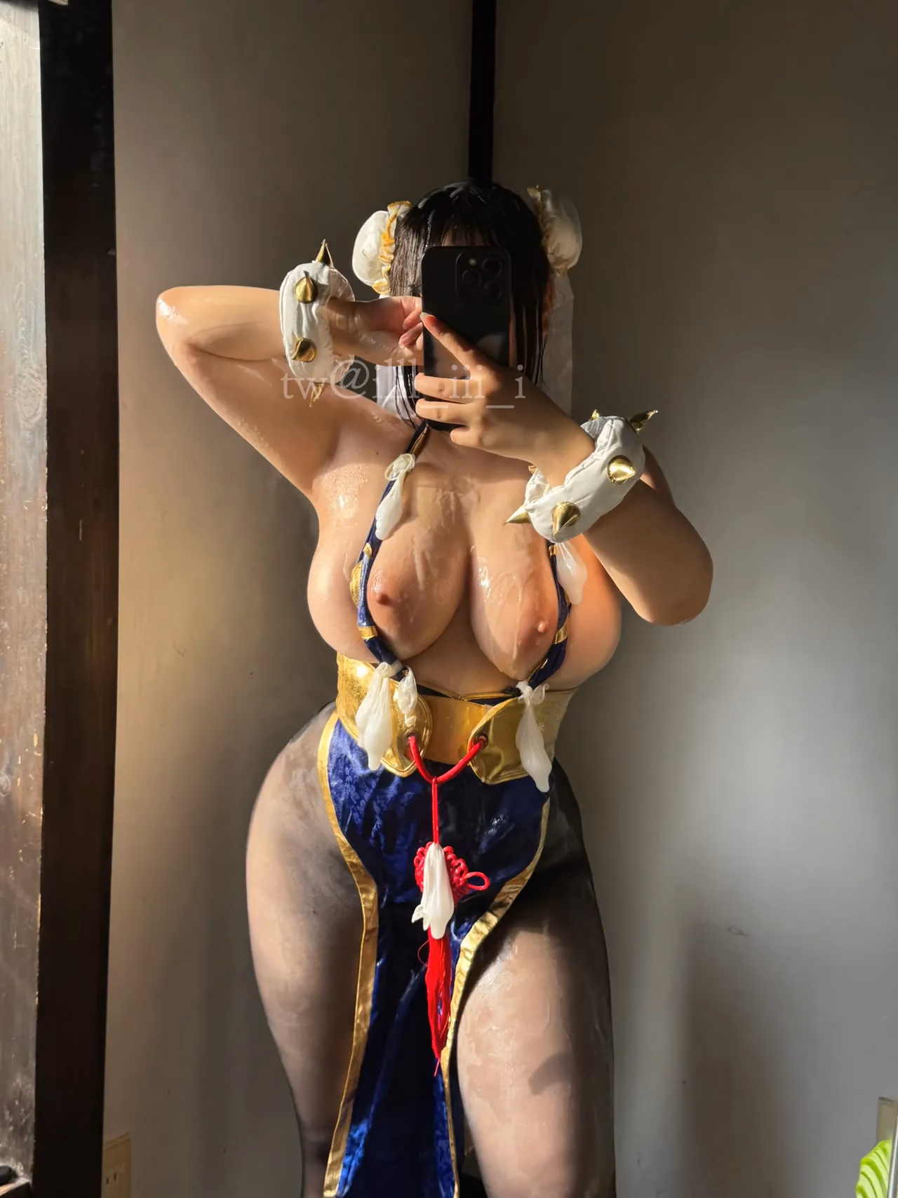 illl_iii_i as Chun-Li — cosplay photo 52 of 75