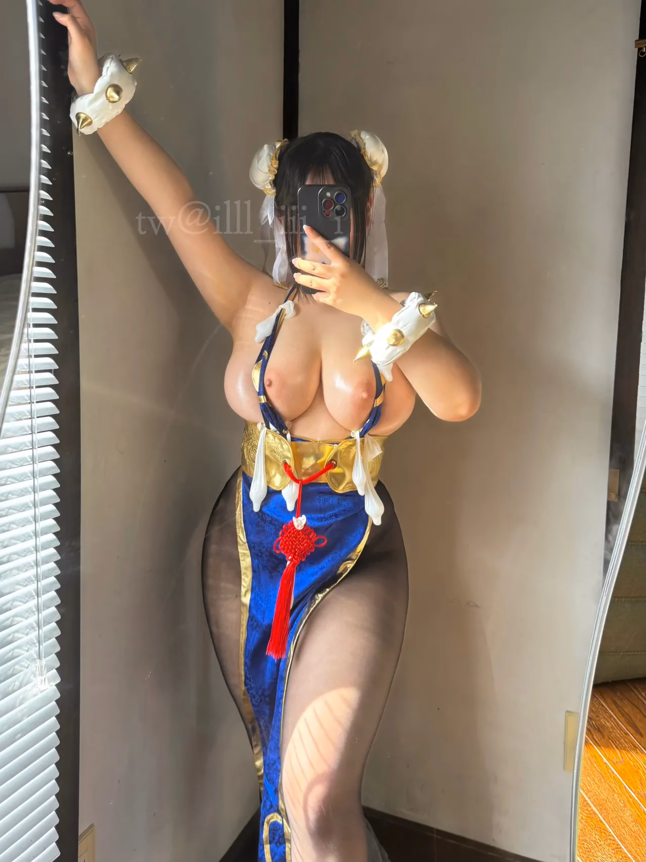 illl_iii_i as Chun-Li — cosplay photo 58 of 75