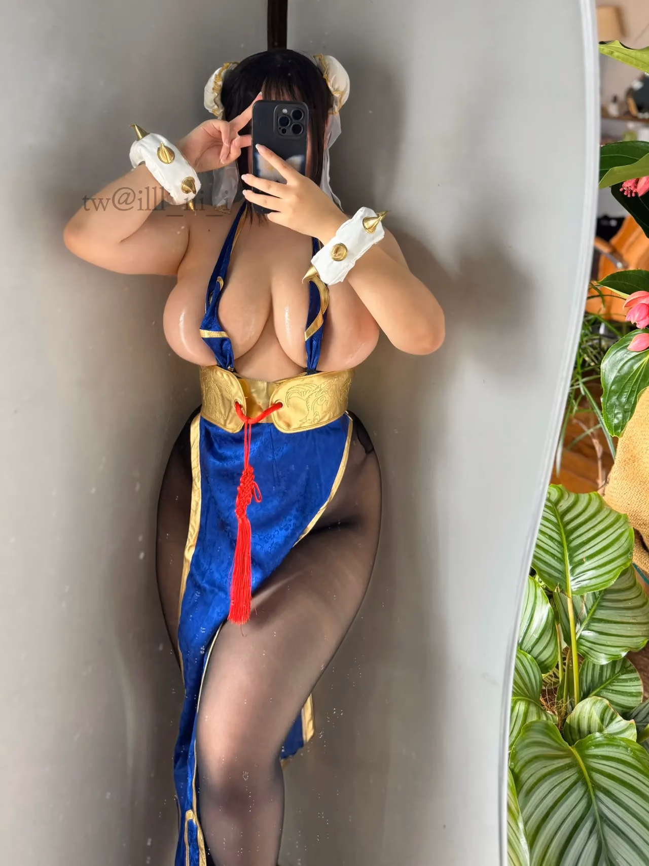 illl_iii_i as Chun-Li — cosplay photo 8 of 75