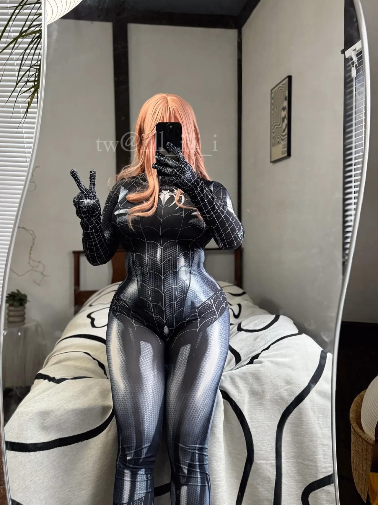 illl_iii_i as Venom — cosplay photo 74 of 77