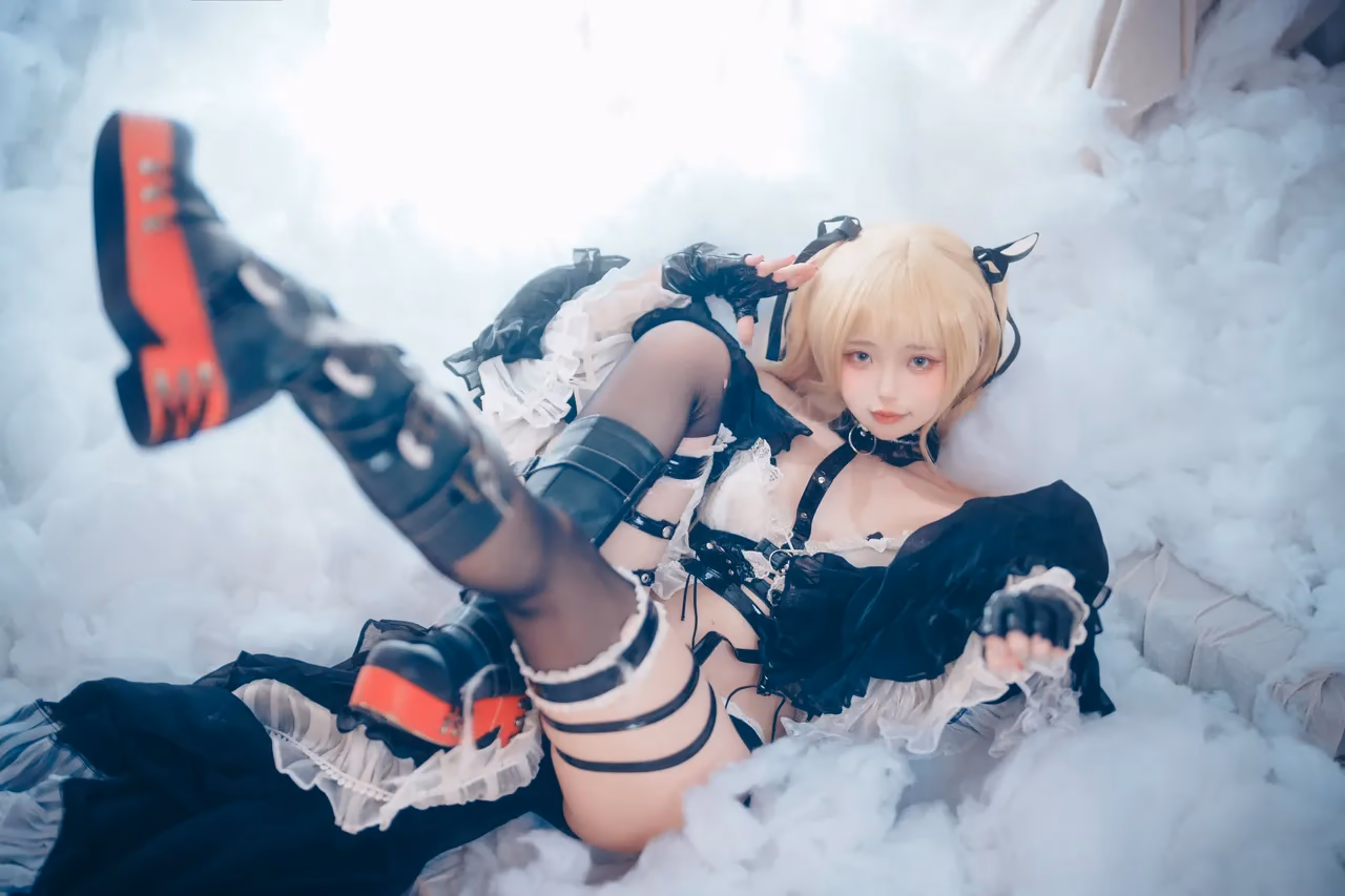 Iri as Marie Rose — cosplay photo 2 of 68