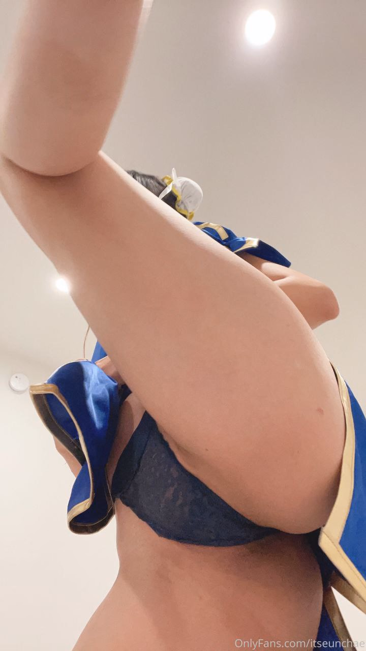 itseunchae as Chun-Li — cosplay photo 5 of 39