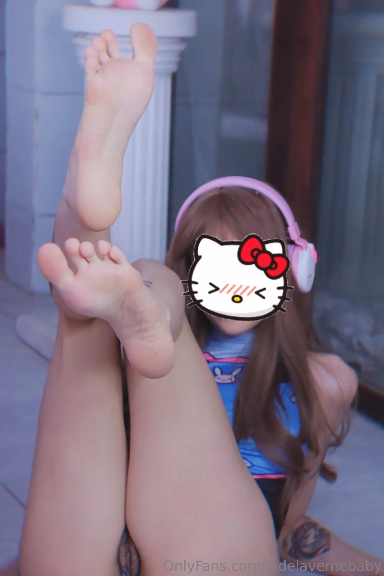 Jade La Verne as D.Va — cosplay photo 9 of 11