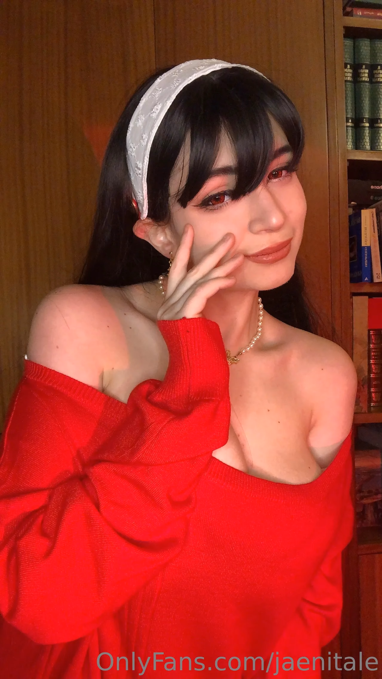 Jaenitale as Yor Forger — cosplay photo 5 of 31