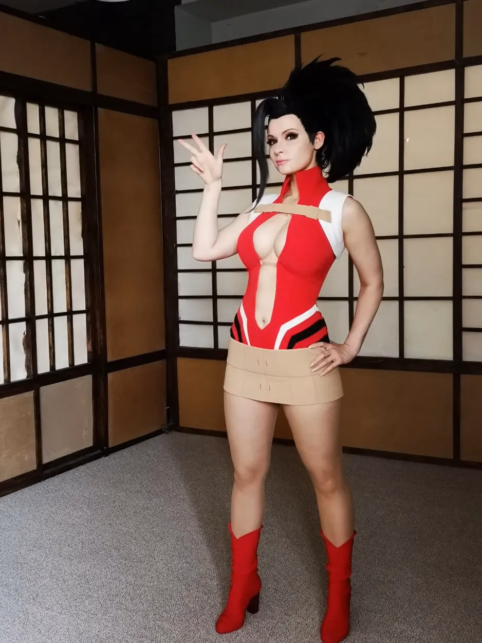 Jannet Incosplay as Momo Yaoyorozu — cosplay photo 14 of 19