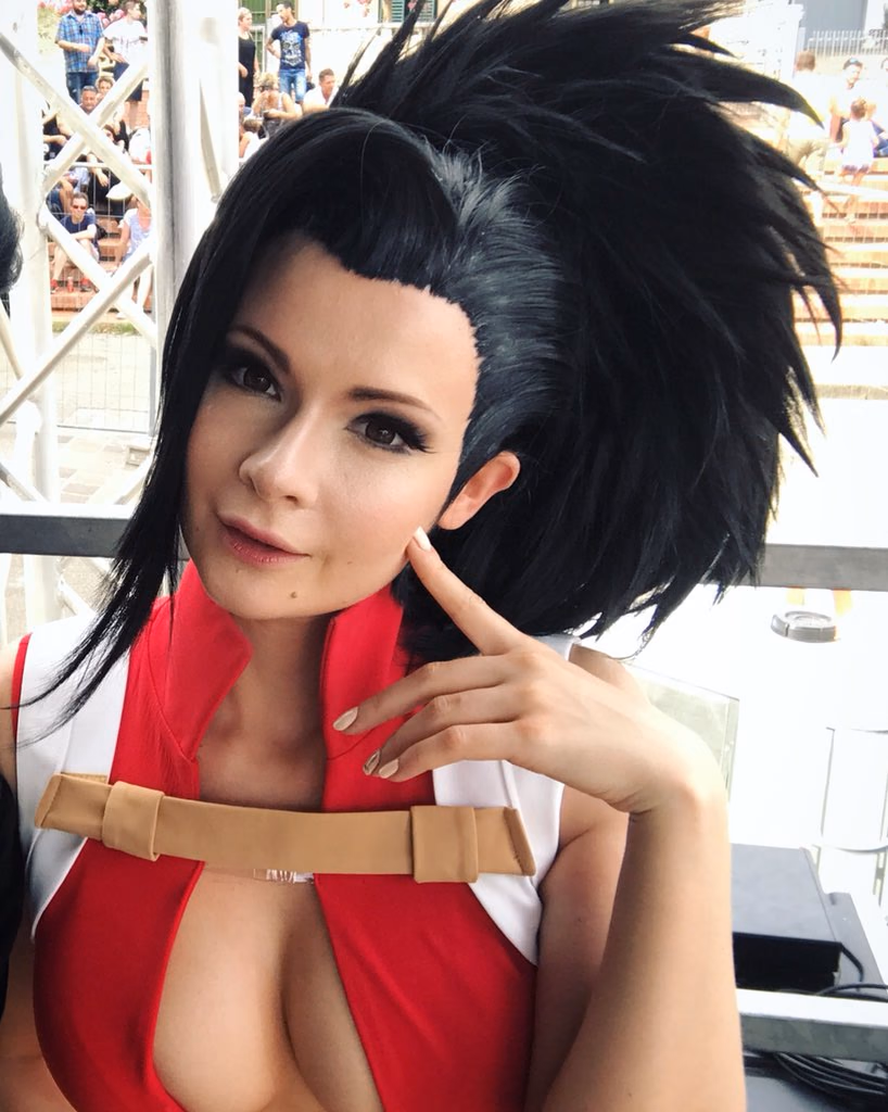 Jannet Incosplay as Momo Yaoyorozu — cosplay photo 2 of 19