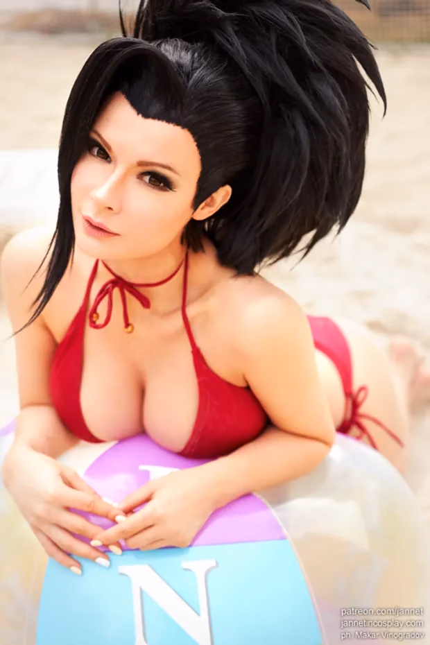 Jannet Incosplay as Momo Yaoyorozu — cosplay photo 18 of 20