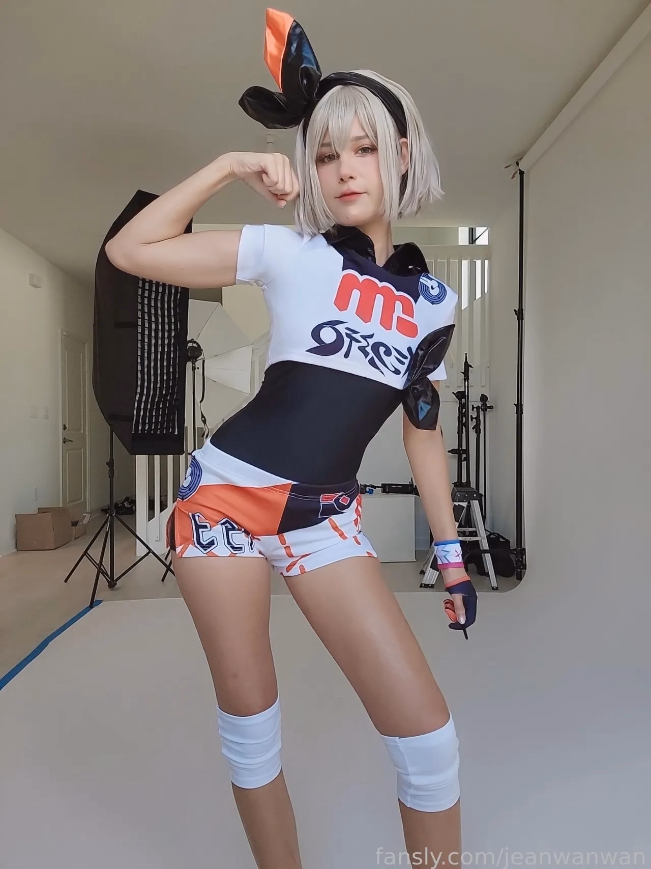 Jean Wanwan as Bea — cosplay photo 2 of 12