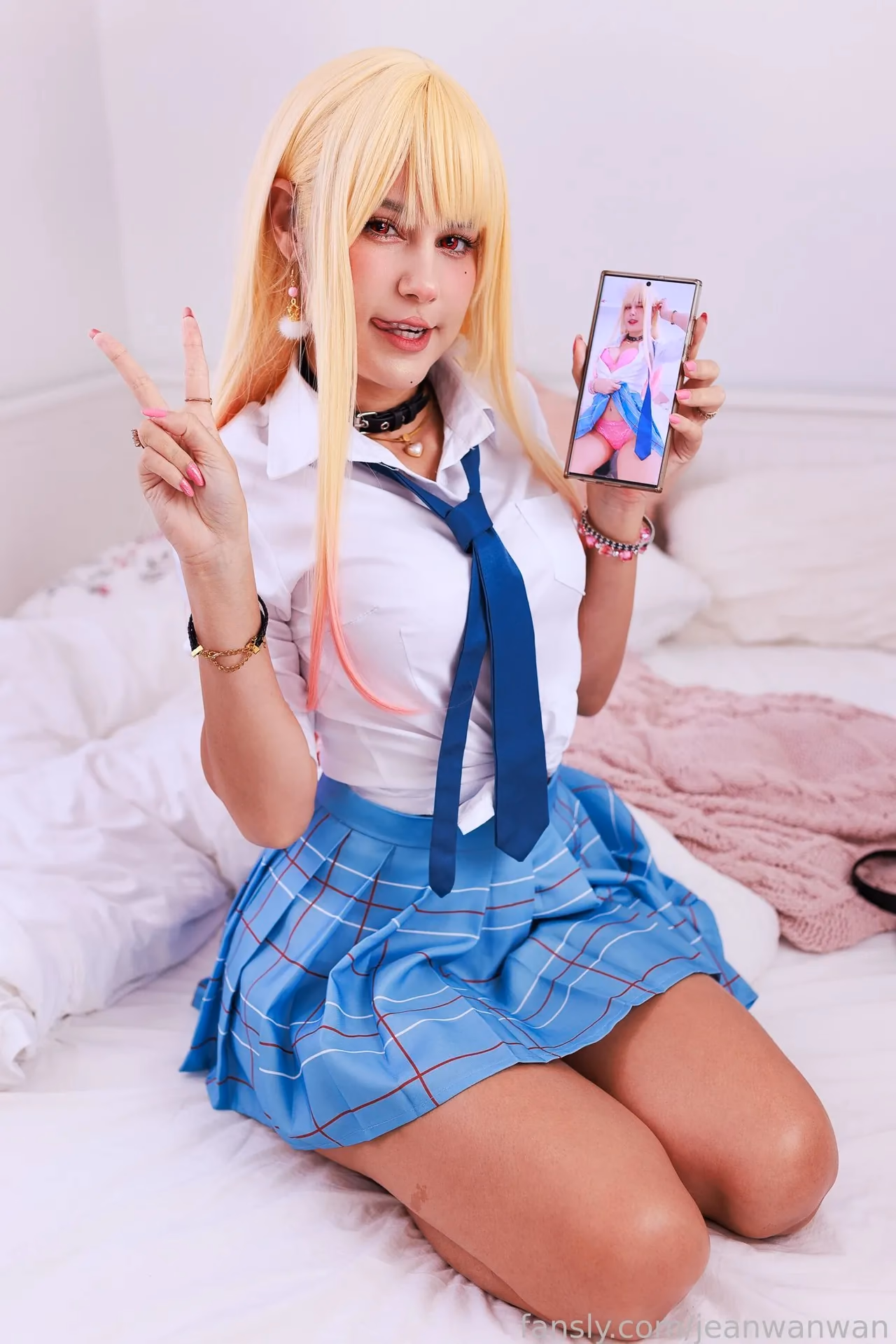 Jean Wanwan as Marin Kitagawa — cosplay photo 18 of 36