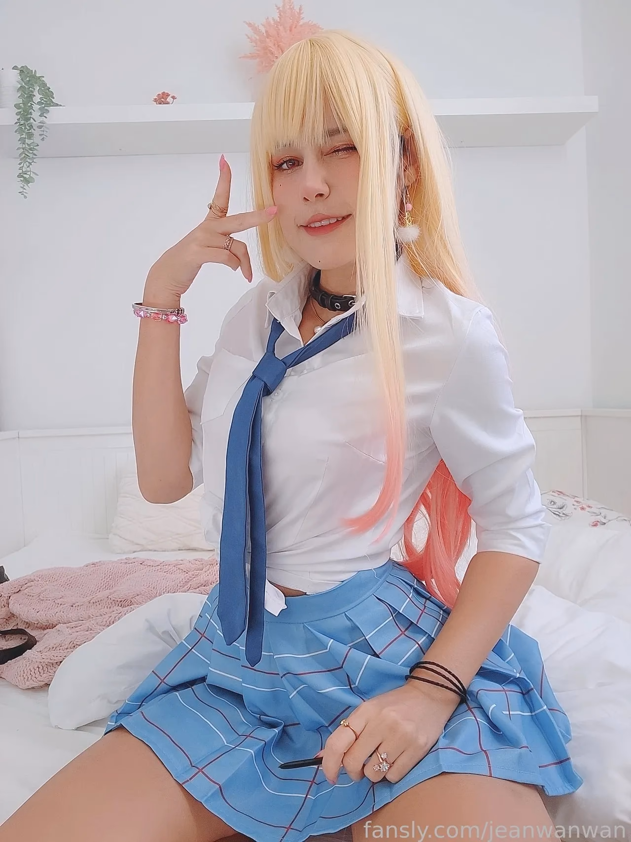 Jean Wanwan as Marin Kitagawa — cosplay photo 2 of 36