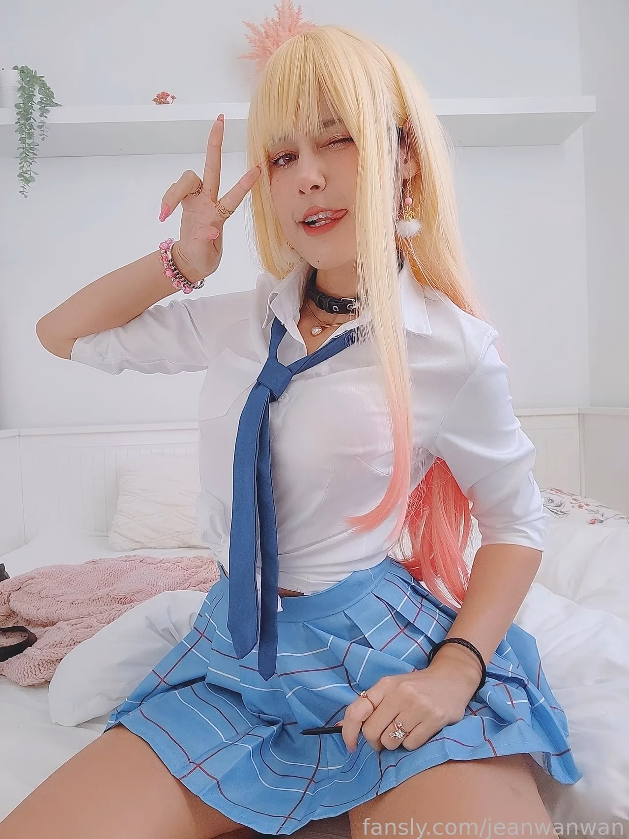 Jean Wanwan as Marin Kitagawa — cosplay photo 4 of 36