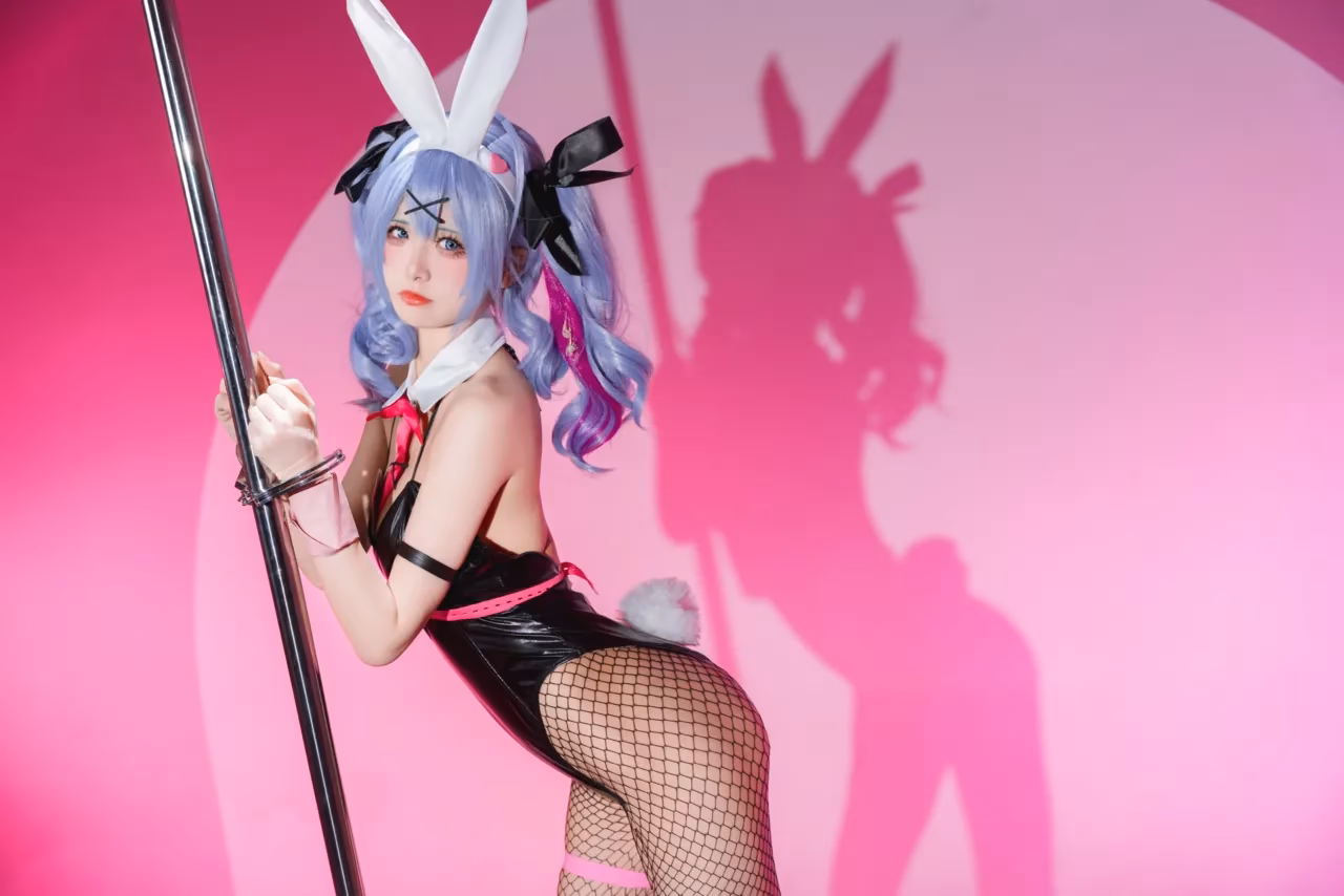 Jiuqi as Hatsune Miku — cosplay photo 2 of 26
