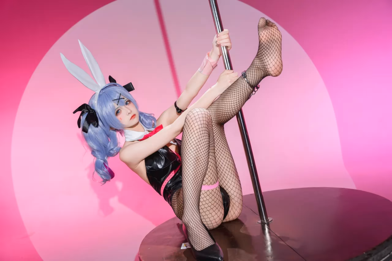 Jiuqi as Hatsune Miku — cosplay photo 3 of 26