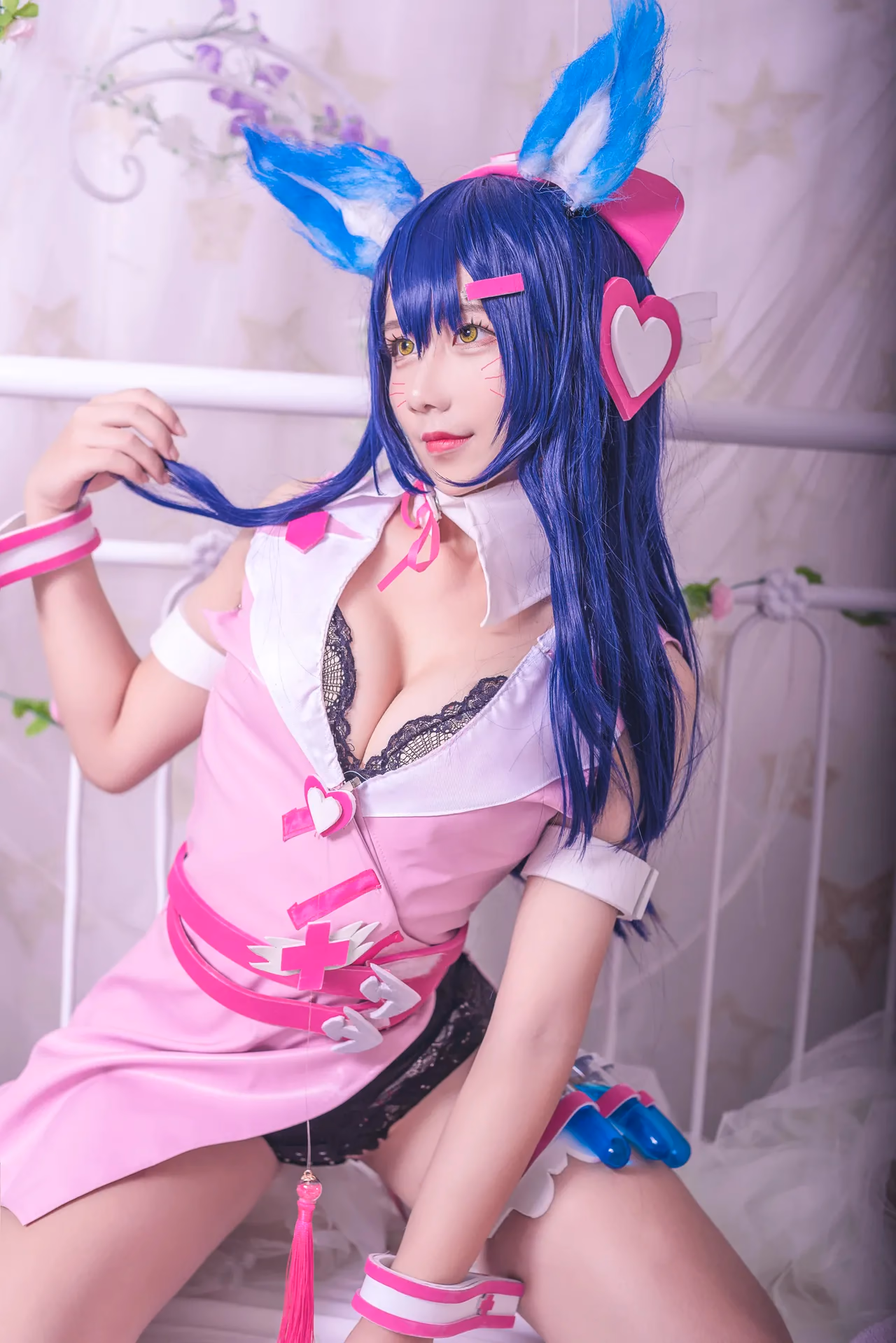 Jiuqu Jean as Ahri — cosplay photo 11 of 16