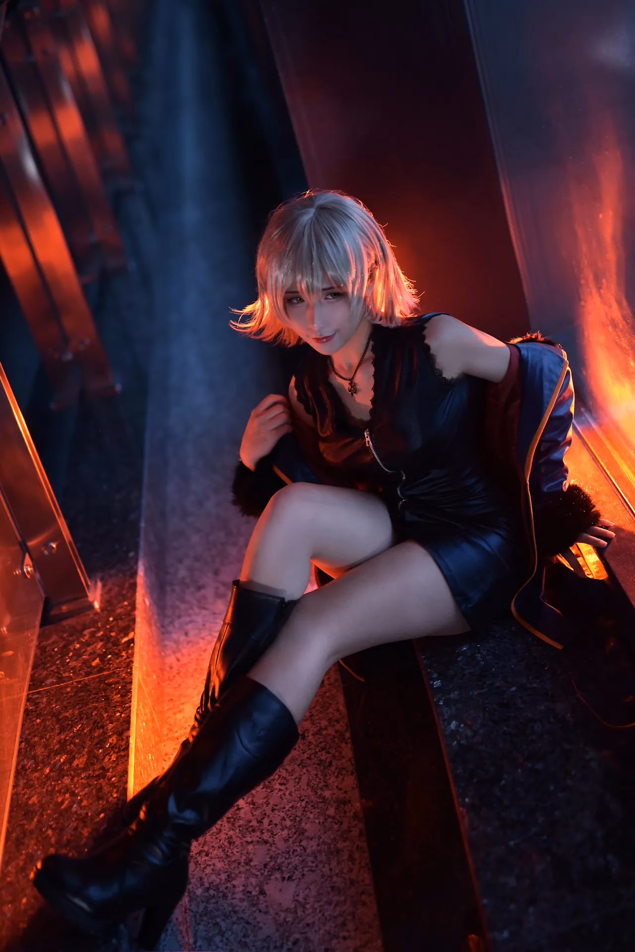 Jiuqu Jean as Jeanne d'Arc (Alter) — cosplay photo 12 of 20