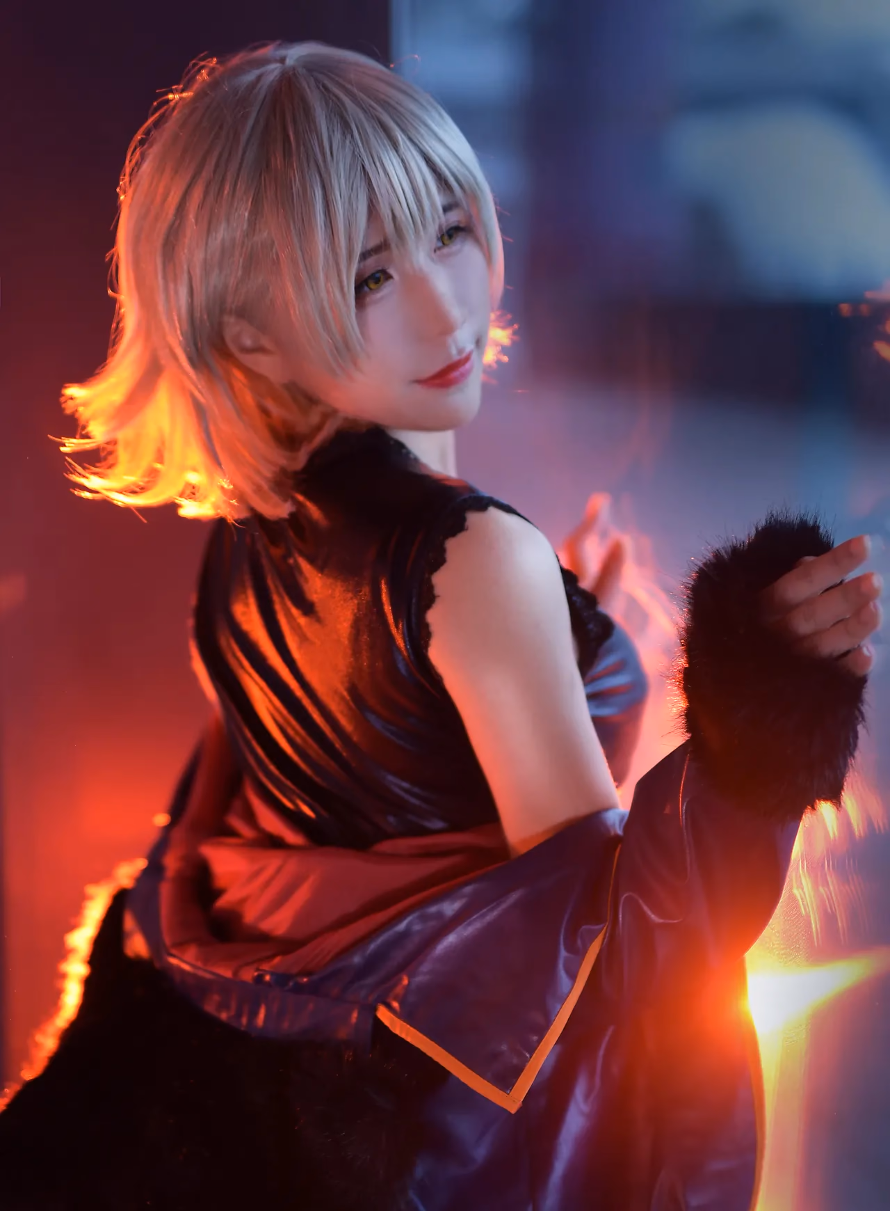 Jiuqu Jean as Jeanne d'Arc (Alter) — cosplay photo 18 of 20