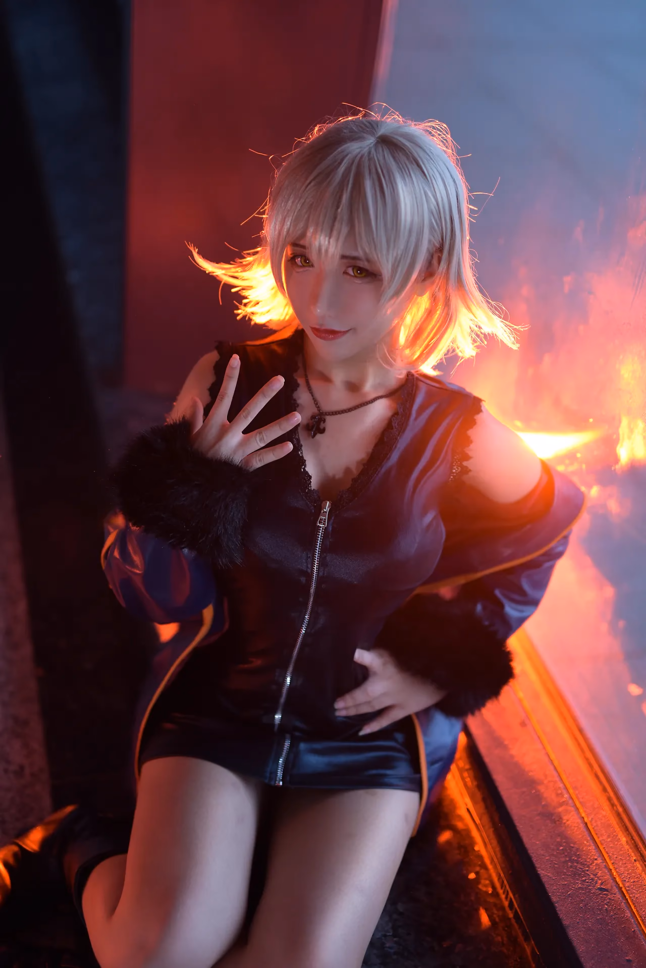 Jiuqu Jean as Jeanne d'Arc (Alter) — cosplay photo 20 of 20