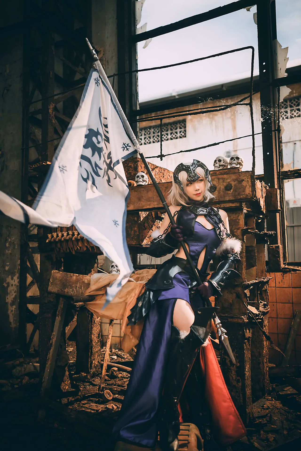Jiuqu Jean as Jeanne d'Arc (Alter) — cosplay photo 3 of 20