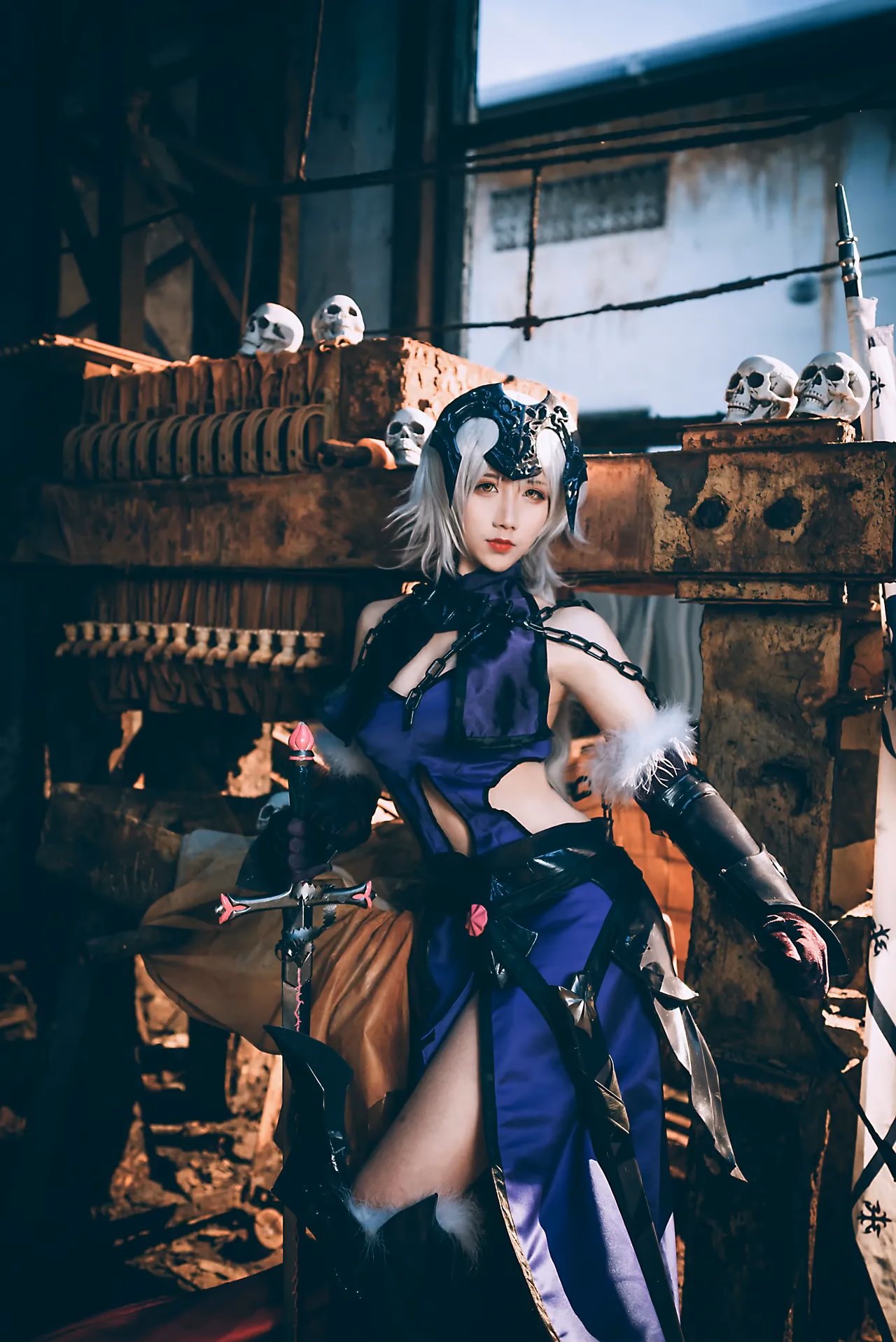 Jiuqu Jean as Jeanne d'Arc (Alter) — cosplay photo 4 of 20