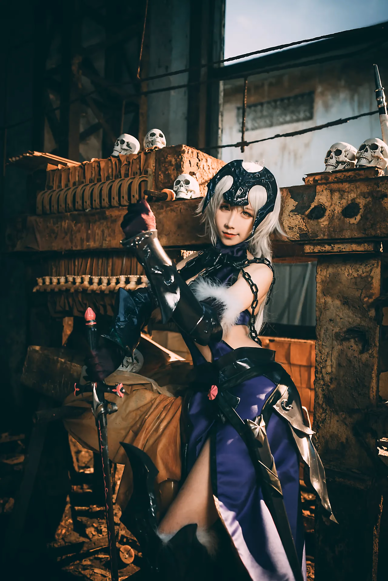 Jiuqu Jean as Jeanne d'Arc (Alter) — cosplay photo 5 of 20