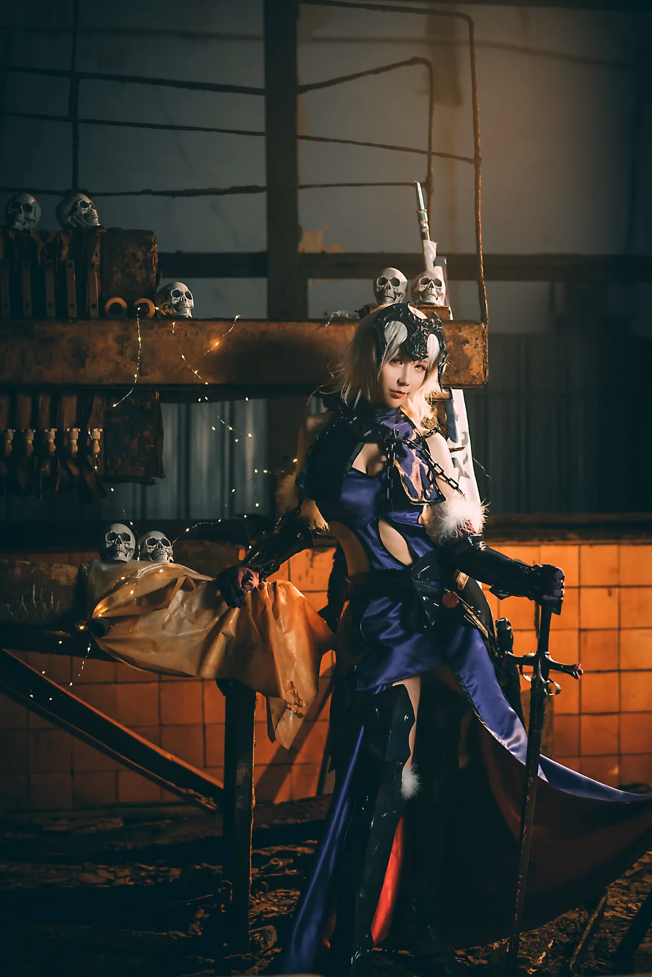 Jiuqu Jean as Jeanne d'Arc (Alter) — cosplay photo 7 of 20