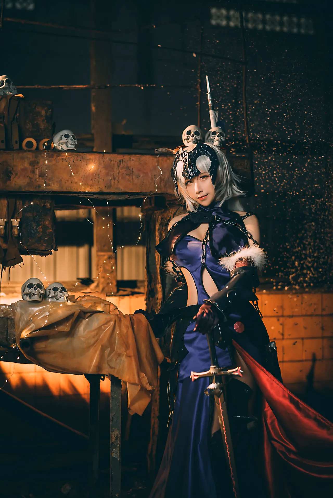Jiuqu Jean as Jeanne d'Arc (Alter) — cosplay photo 8 of 20
