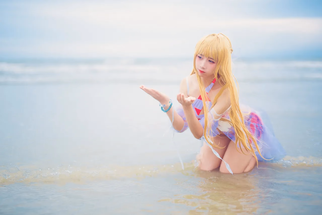 Jiuqu Jean as Nero Claudius — cosplay photo 9 of 10