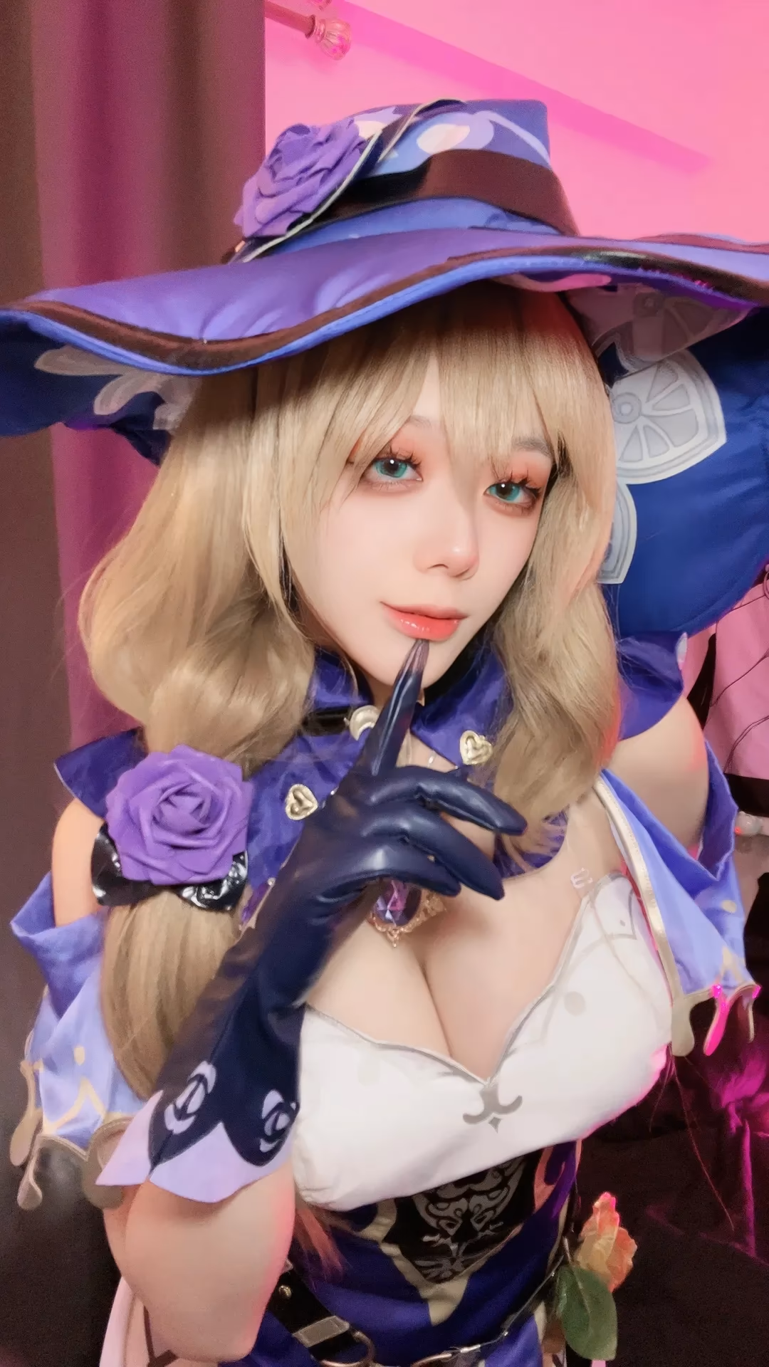 Jiuyan as Lisa Minci — cosplay photo 6 of 31