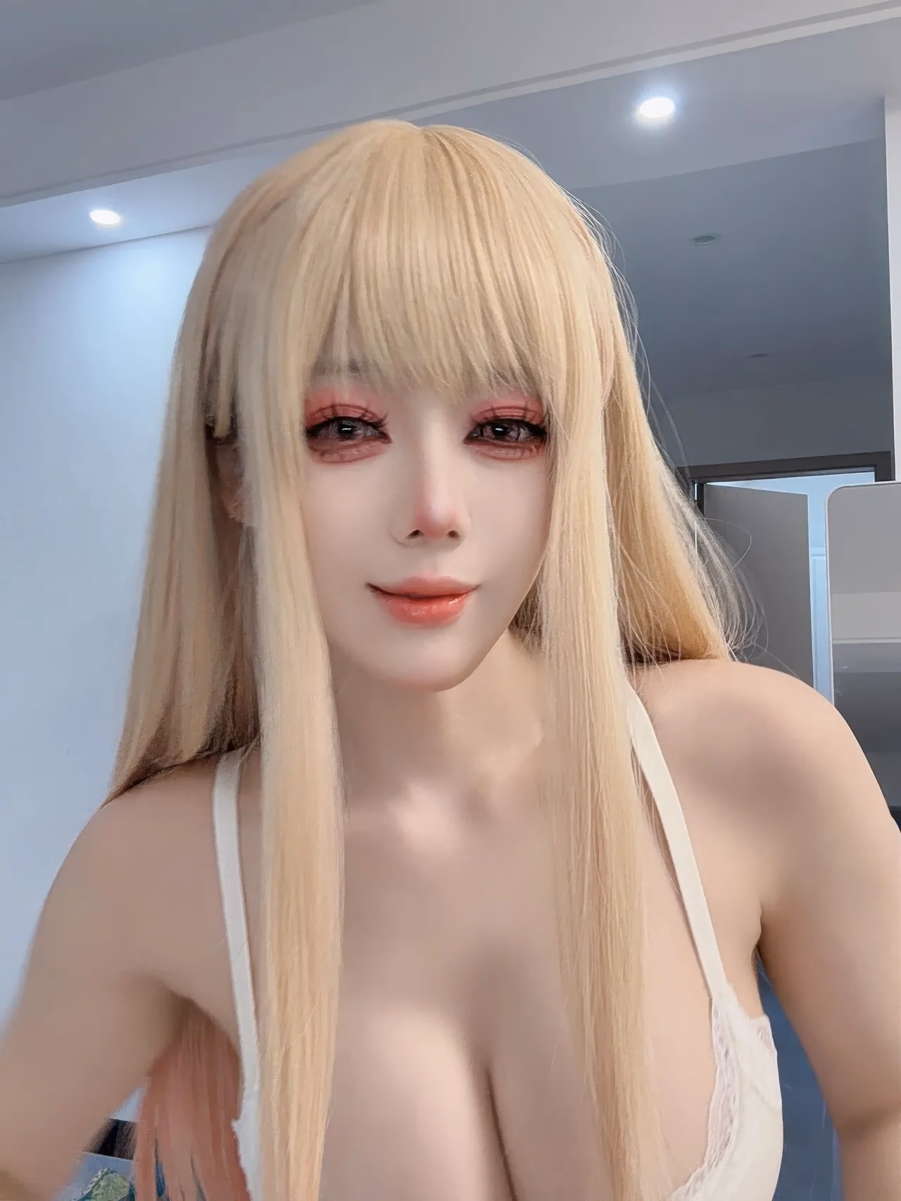 Jiuyan as Marin Kitagawa — cosplay photo 11 of 58