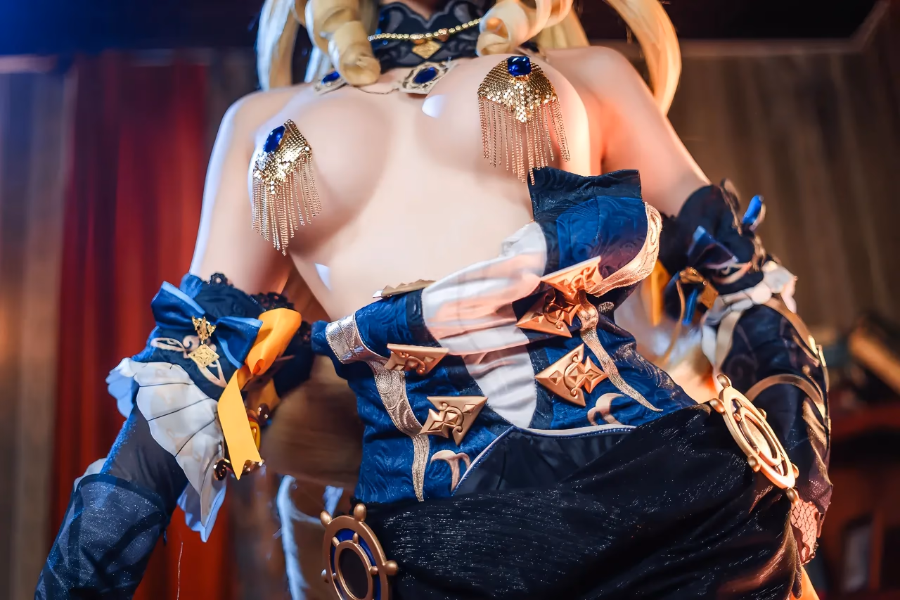 Jiuyan as Navia Caspar — cosplay photo 19 of 48