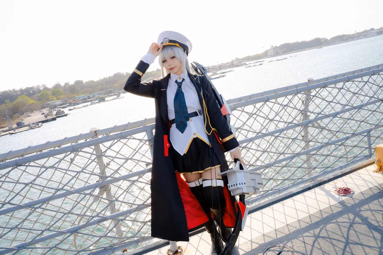 Kadorin Hitomi as Enterprise — cosplay photo 10 of 249