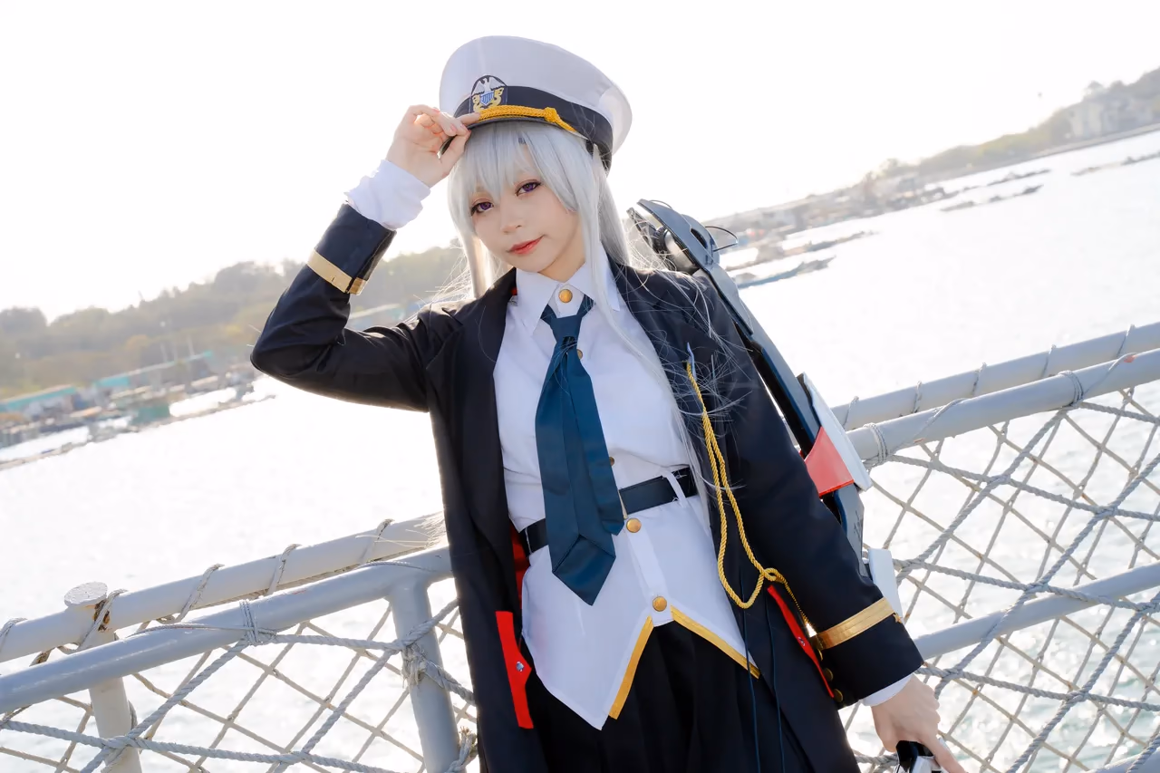 Kadorin Hitomi as Enterprise — cosplay photo 11 of 249