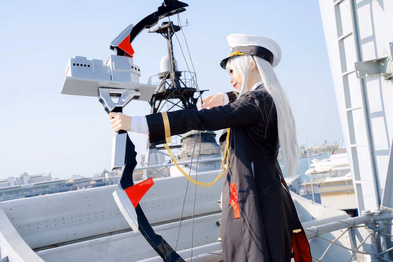 Kadorin Hitomi as Enterprise — cosplay photo 140 of 249