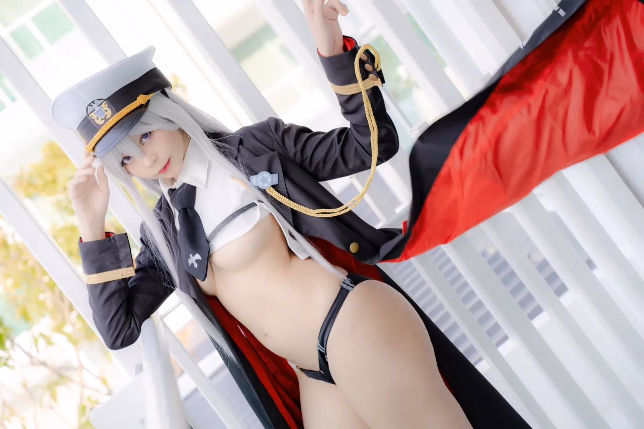 Kadorin Hitomi as Enterprise — cosplay photo 162 of 249