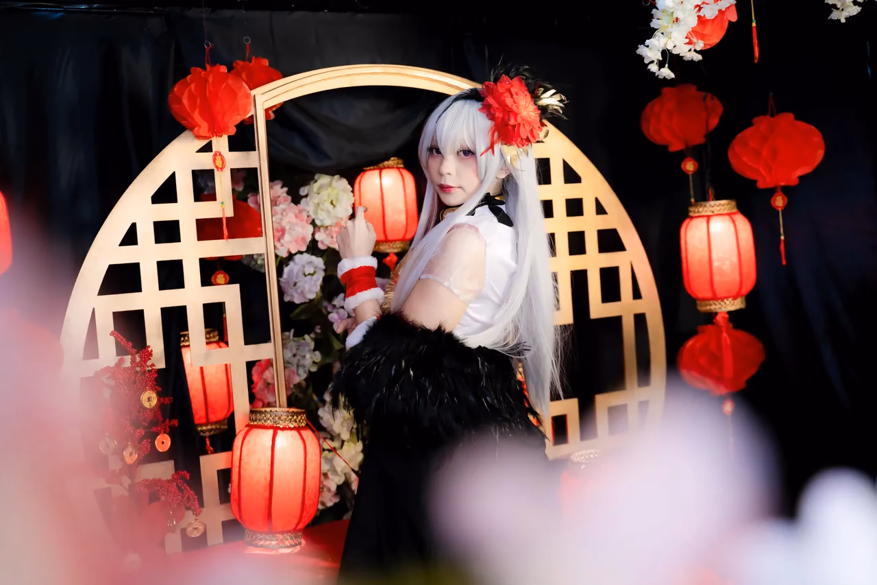 Kadorin Hitomi as Enterprise — cosplay photo 226 of 249