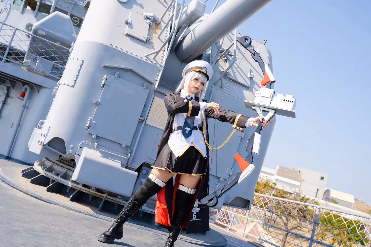 Kadorin Hitomi as Enterprise — cosplay photo 39 of 249